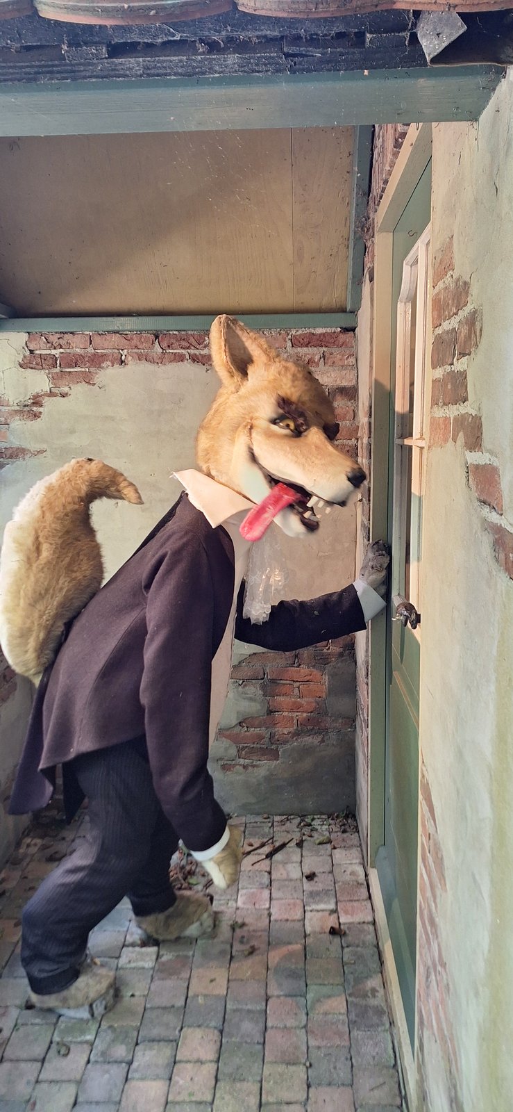 Een jolige wolf belt aan bij de geitjes.
