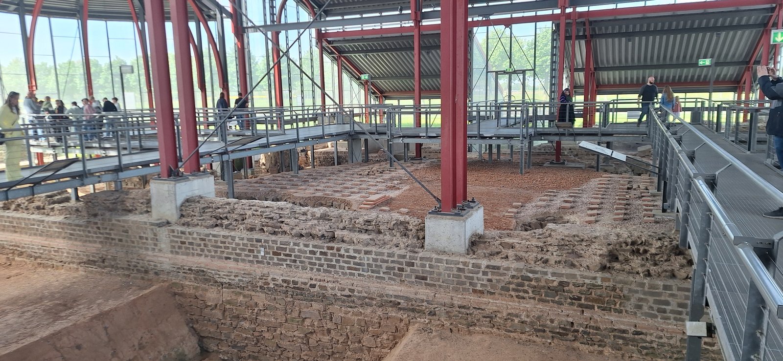 Funderingen van het originele gebouw.