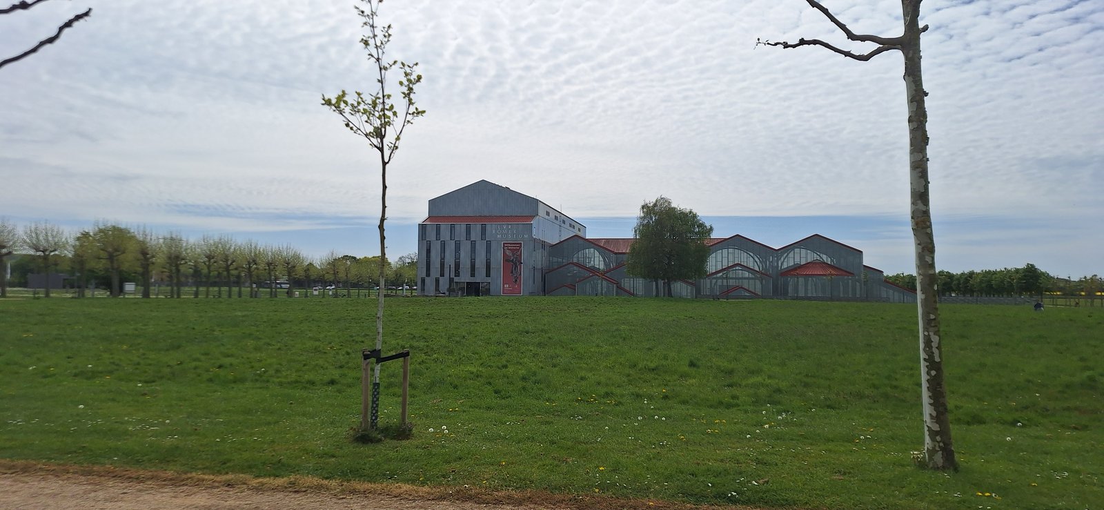 Museum vanaf de buitenkant gezien.