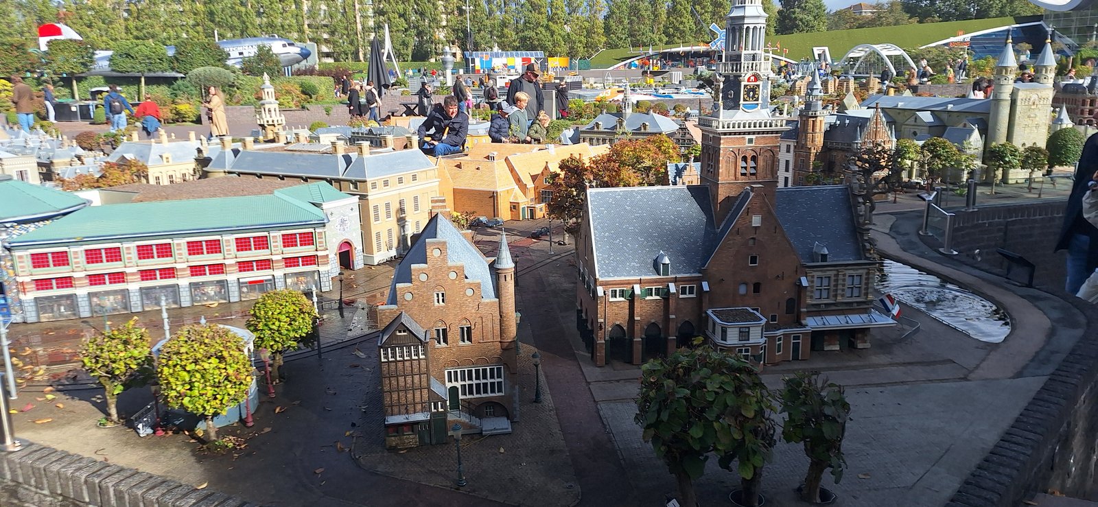 Het is niet op provincie ingedeeld, de Alkmaarse Kaasmarkt naast de Bossche Moriaan.