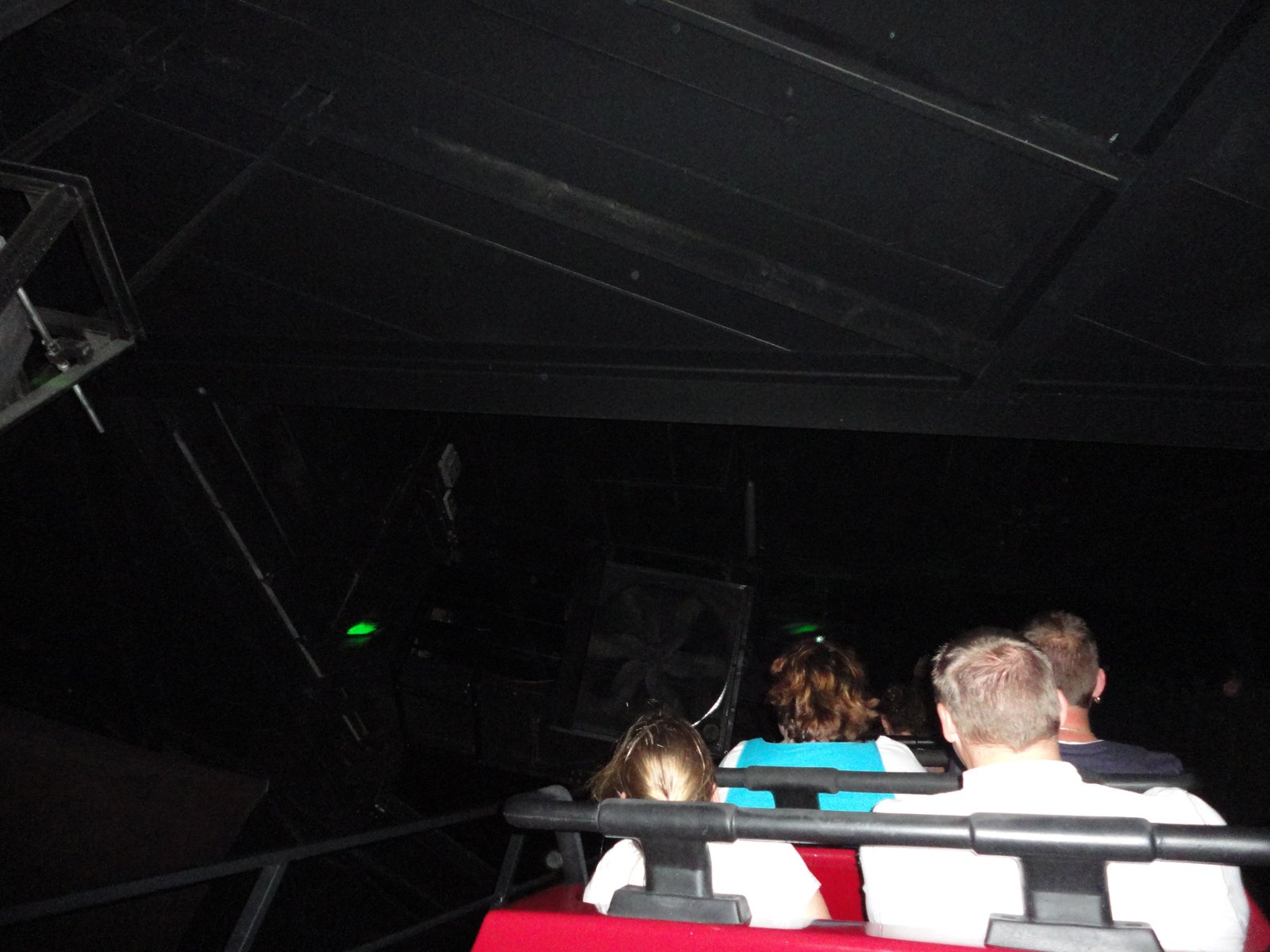 De lifthill van Vogel Rok met flits gefotografeerd.