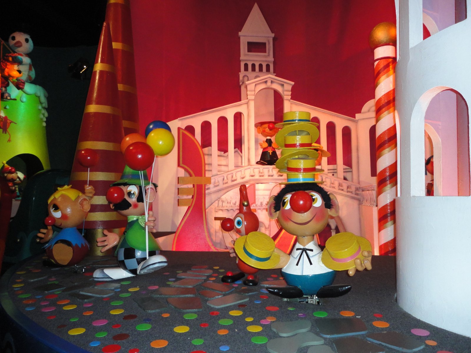 De Italë scène in Carnaval Festival, met nog het oude Jokie figuur.