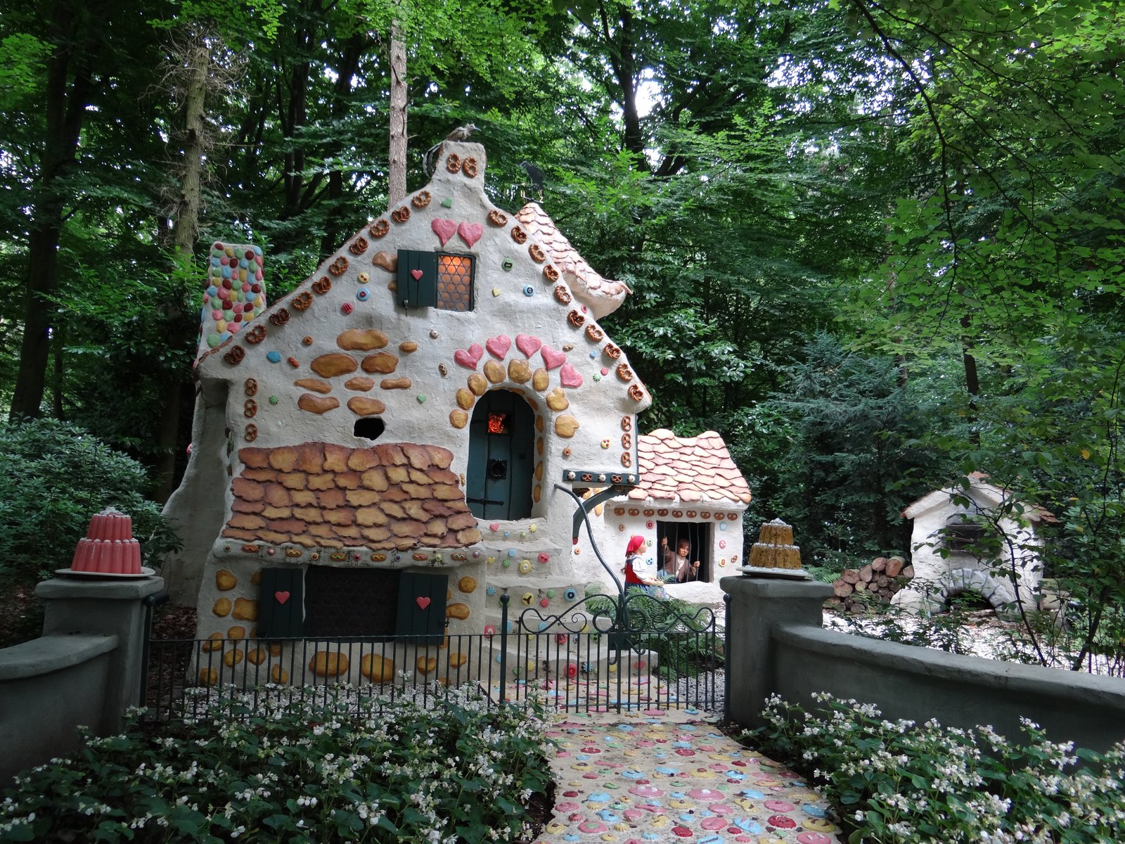 Het 'oude' snoephuisje van Hans en Grietje, voor de herbouw.