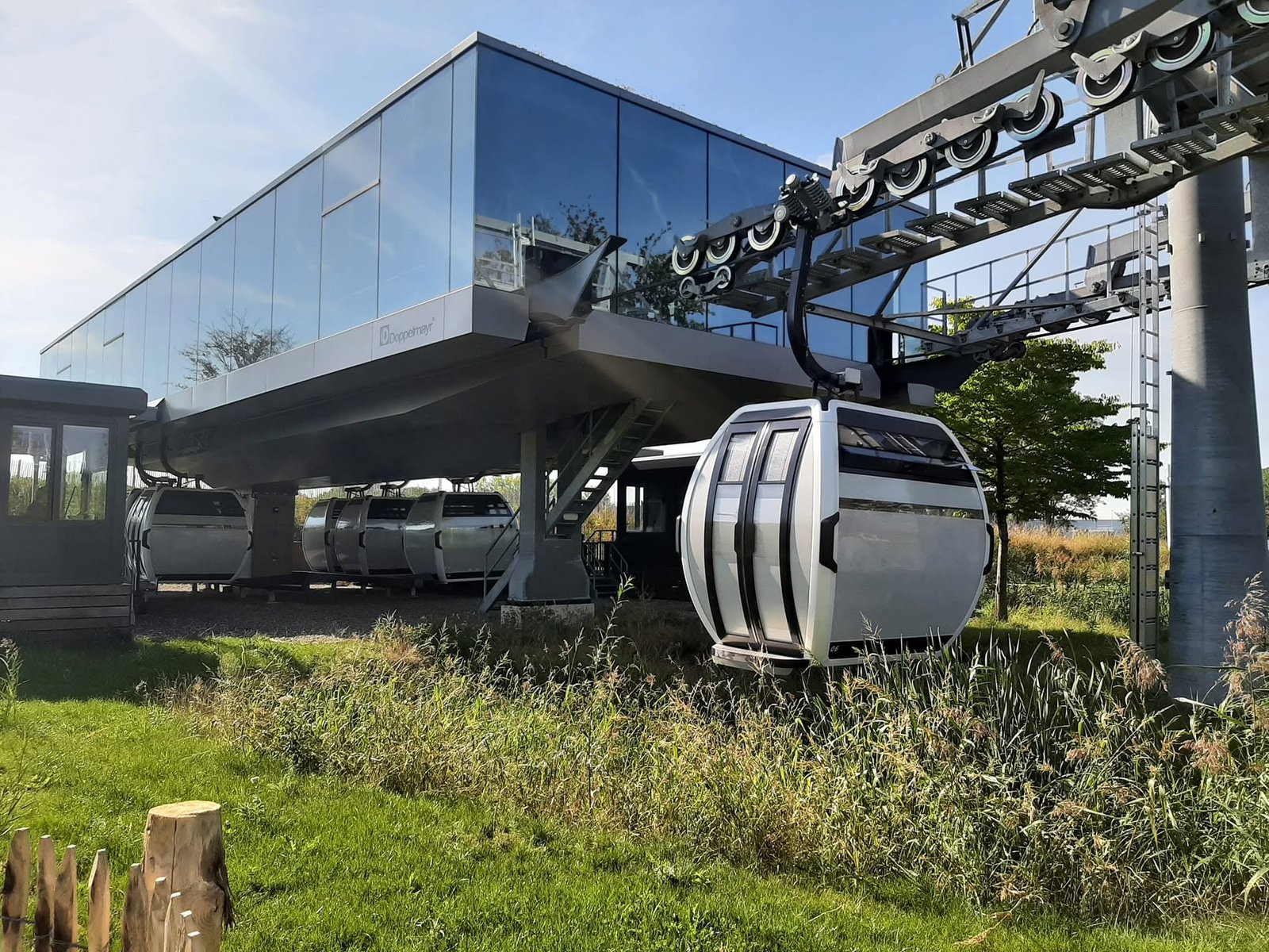 Zuidstation van de kabelbaan. Geen idee waarom, maar je mocht hier niet uitstappen.