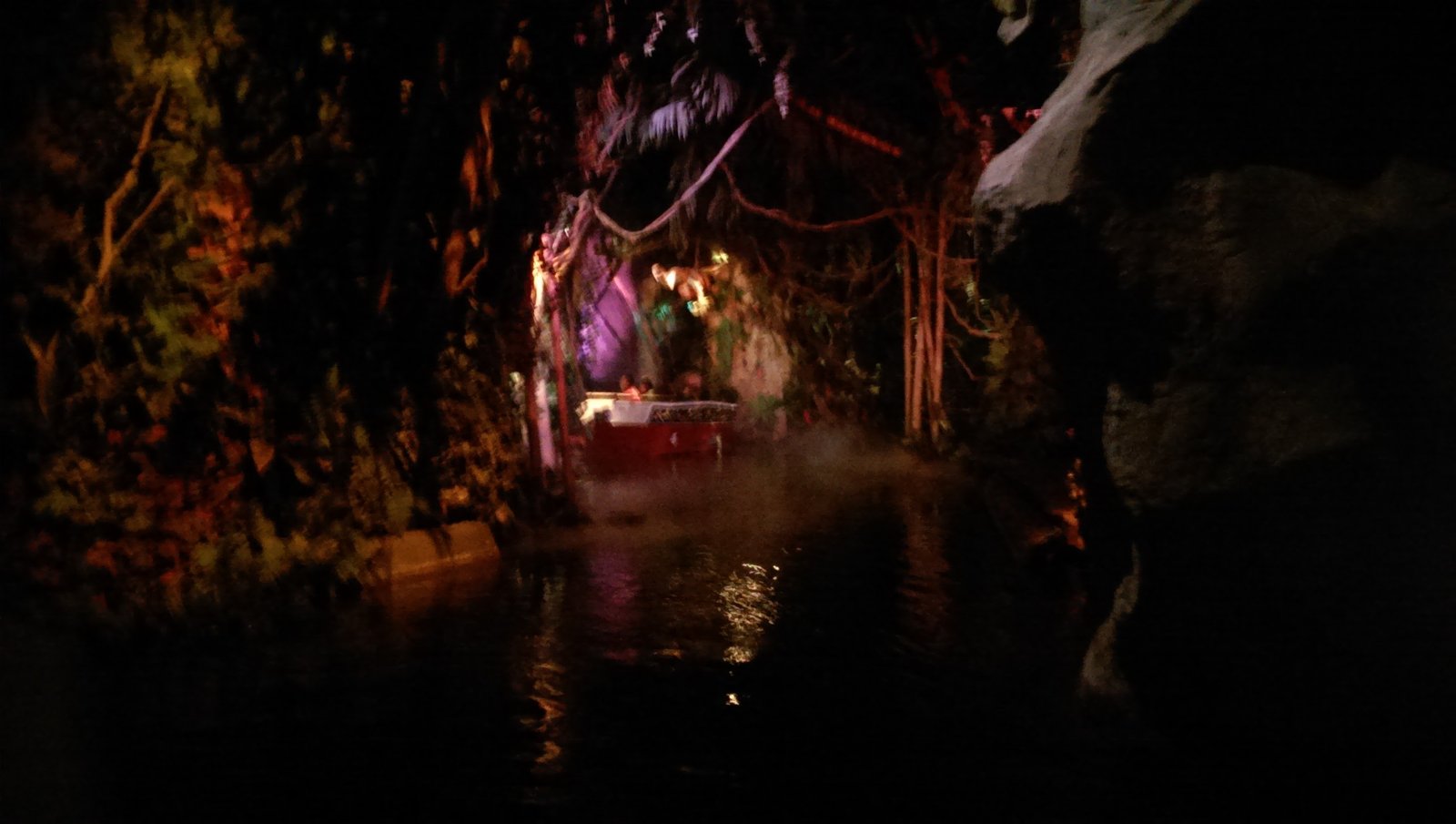 Een ander bootje in de junglescene