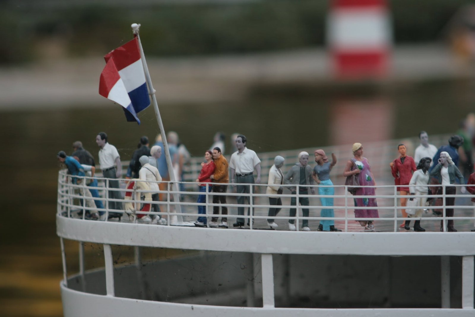 Sommige passagiers zien er wat bleekjes uit.
