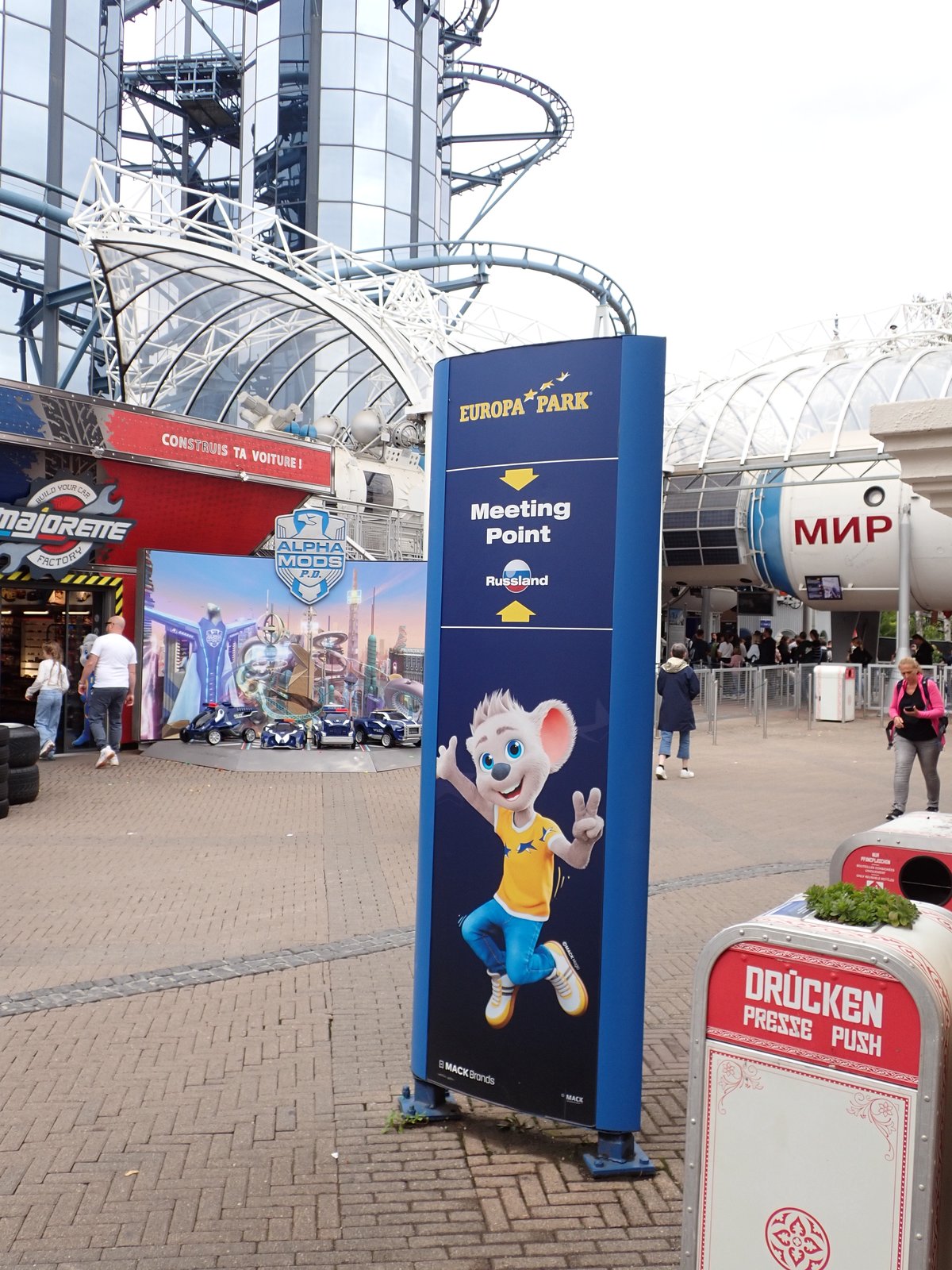Het Meeting Point in het Russische themagebied.