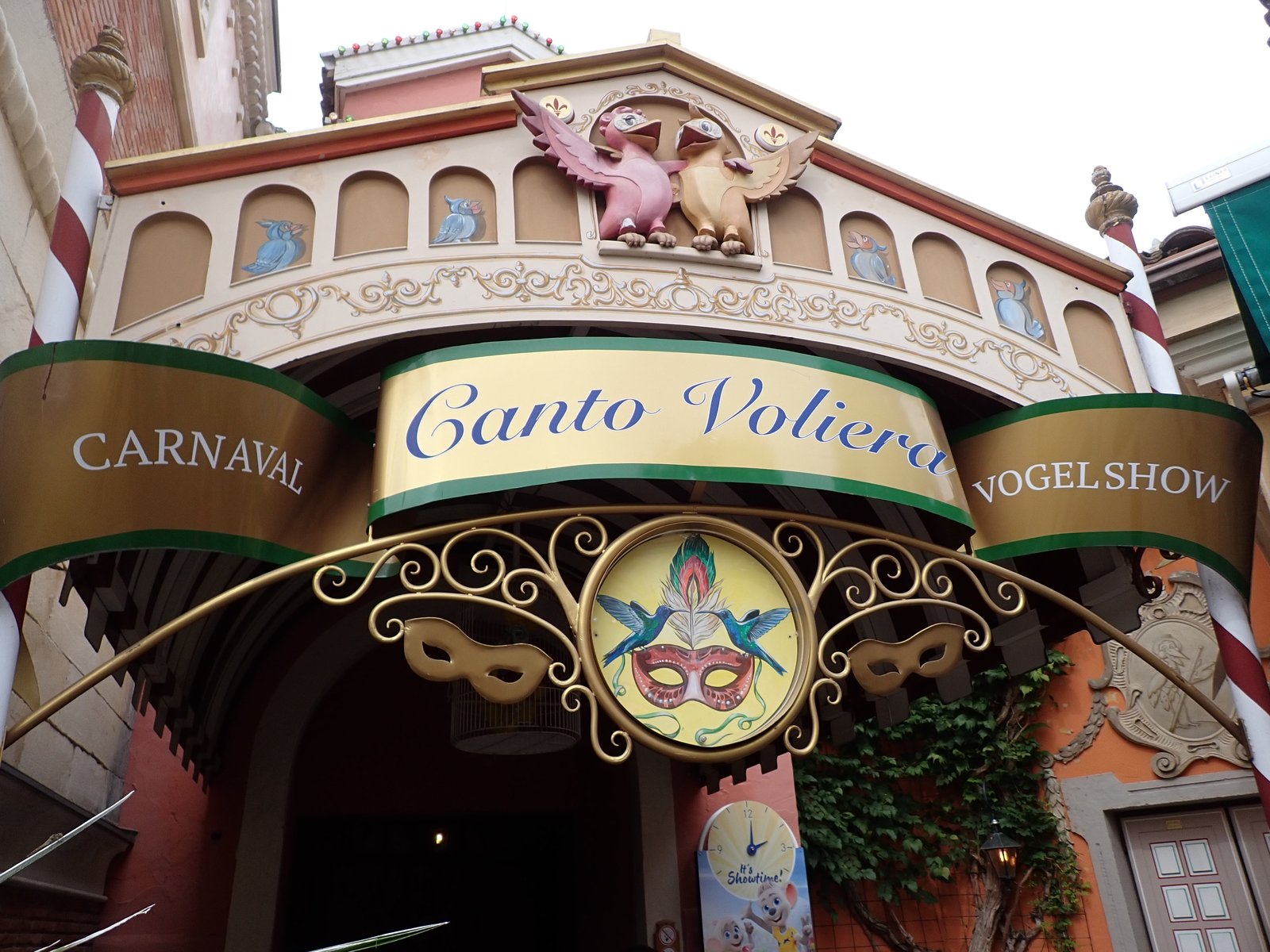 Dan nu maar kijken bij de vogelshow: Carnaval in Venetië.