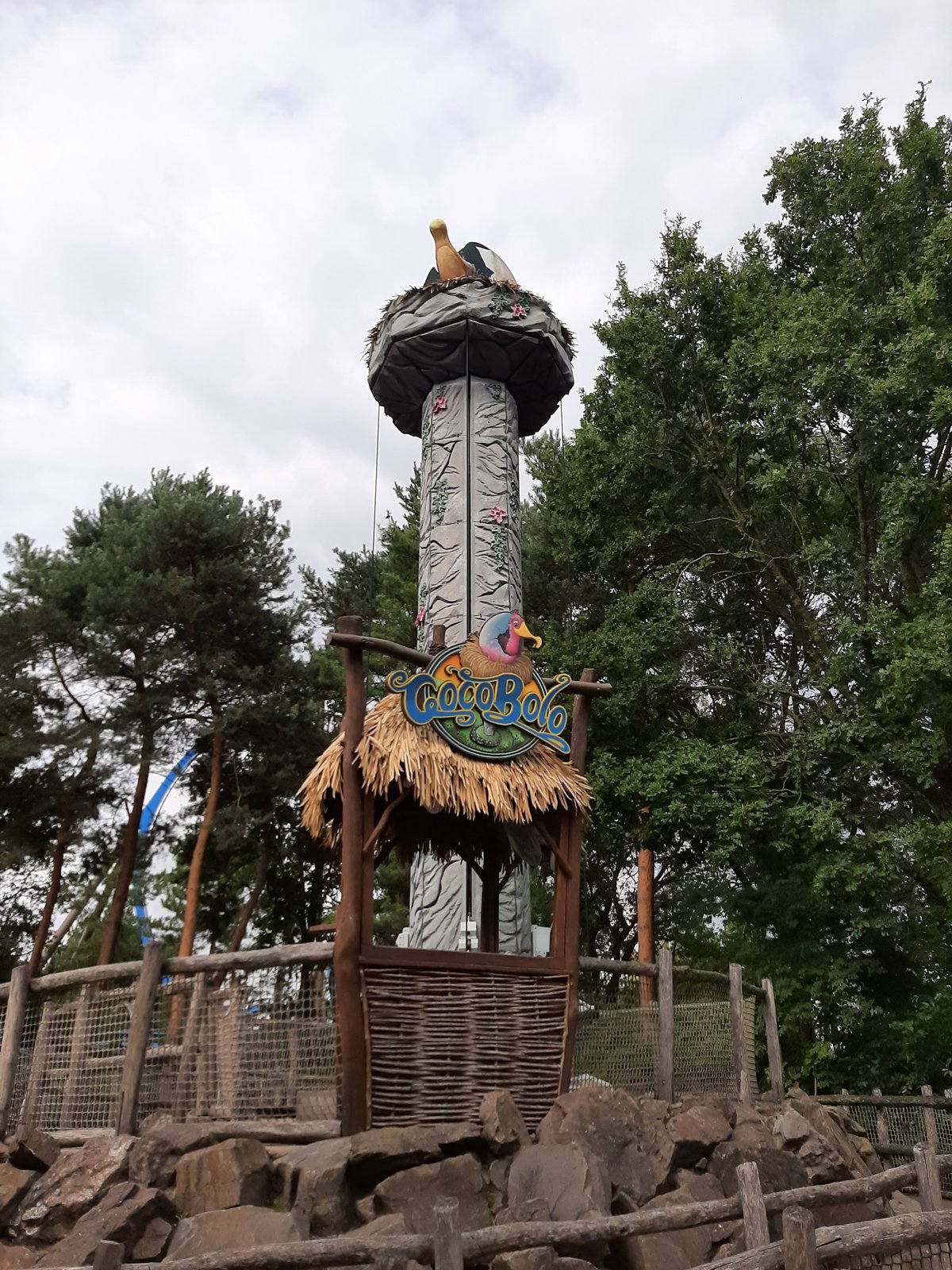 Coco Bolo. Ondanks dat het een kinderattractie is, is die wel leuk om te doen.