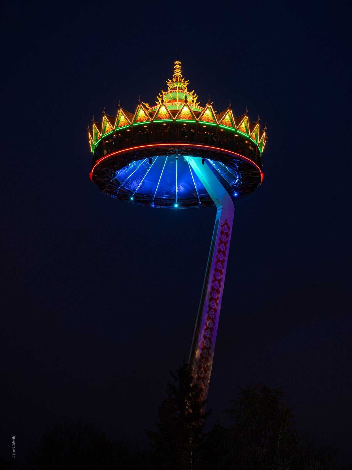 De Pagode bij nacht.