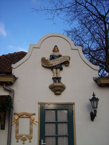 De gevel van de Gelaarsde Kat
