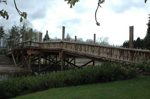 Siervijver, nieuwe houten junglebrug over het Gondoletta-retourkanaal