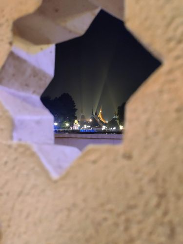 Een doorkijkje richting het Huis van de Vijf Zintuigen