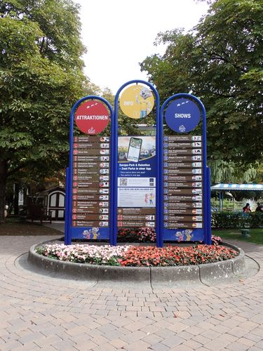Een van de vele borden in het park, om je wegwijs te maken. Dat is soms nog best nodig, zo groot dat het is.