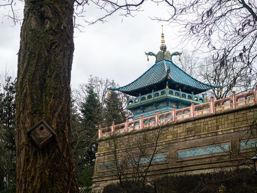 Torentje op het gebouw van de Chinese Nachtegaal (1999-2026).